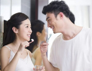 妊娠中の歯ぐき出血の原因とマタニティ期のオーラルケアを解説